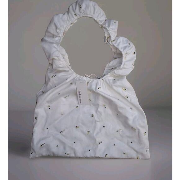 NWT Find Me Now Ruffle Cotton Floral Shoulder Bag - F6 - Picture 1 of 5